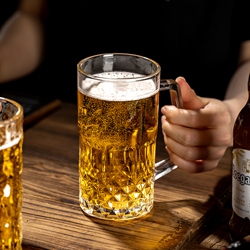 Beer glass with handle