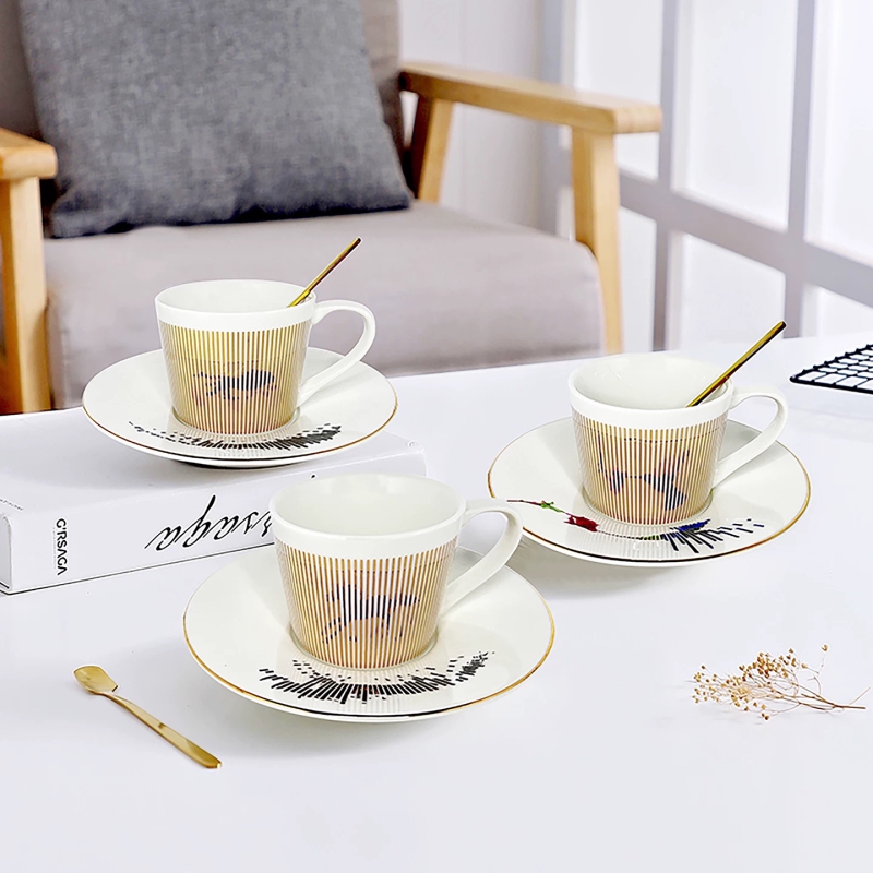 Factory Direct Sales Creative Light Luxury Electropplating Gold Ceramic Reflection Mirror  Coffee Cups 