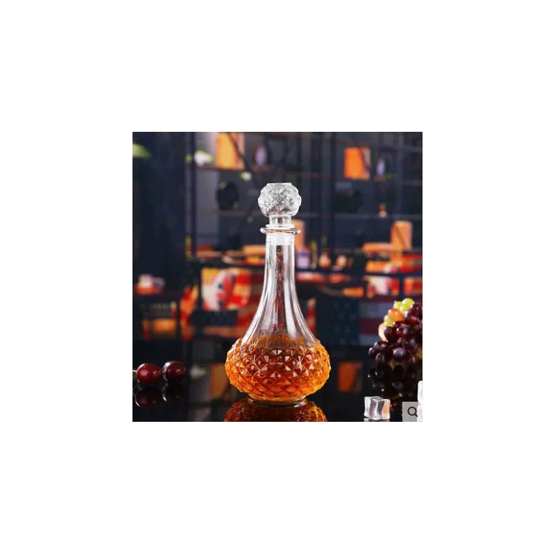 Hot Selling Whiskey Gift Set with Glasses Decanter for Men and Women for Vodka Wine Whisky Liquor Bourbon Christmas Gift  