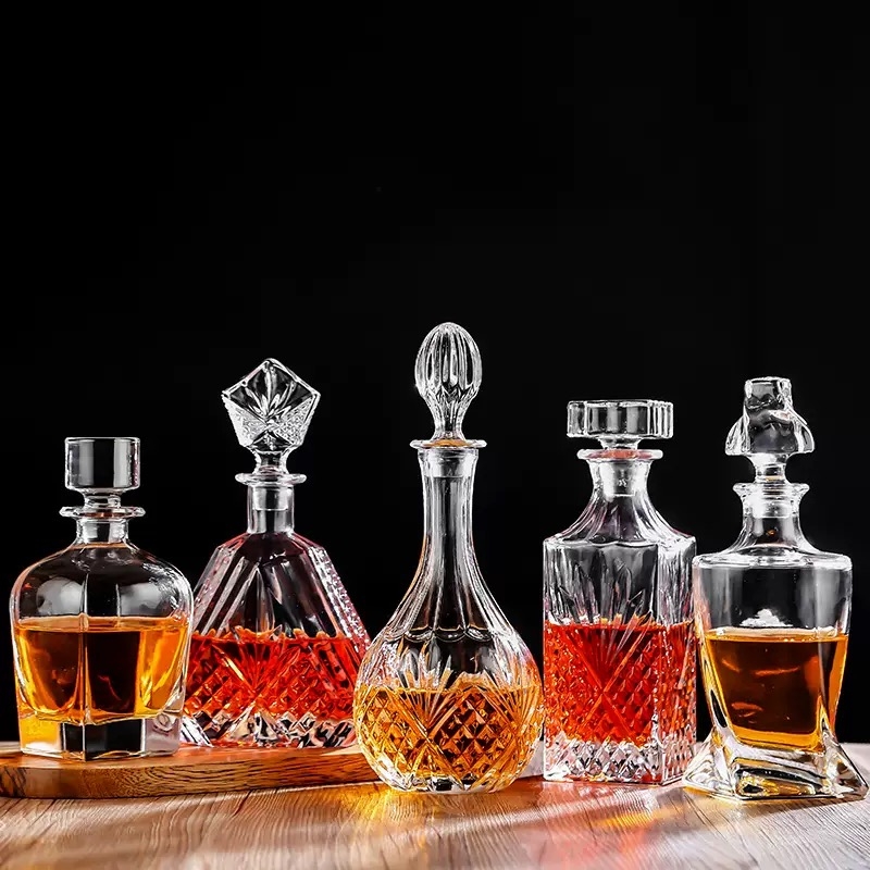 Wholesale Whisky Glass Bottle New Embossing Design Whiskey Decanter Shape clear Glass Whiskey Glass