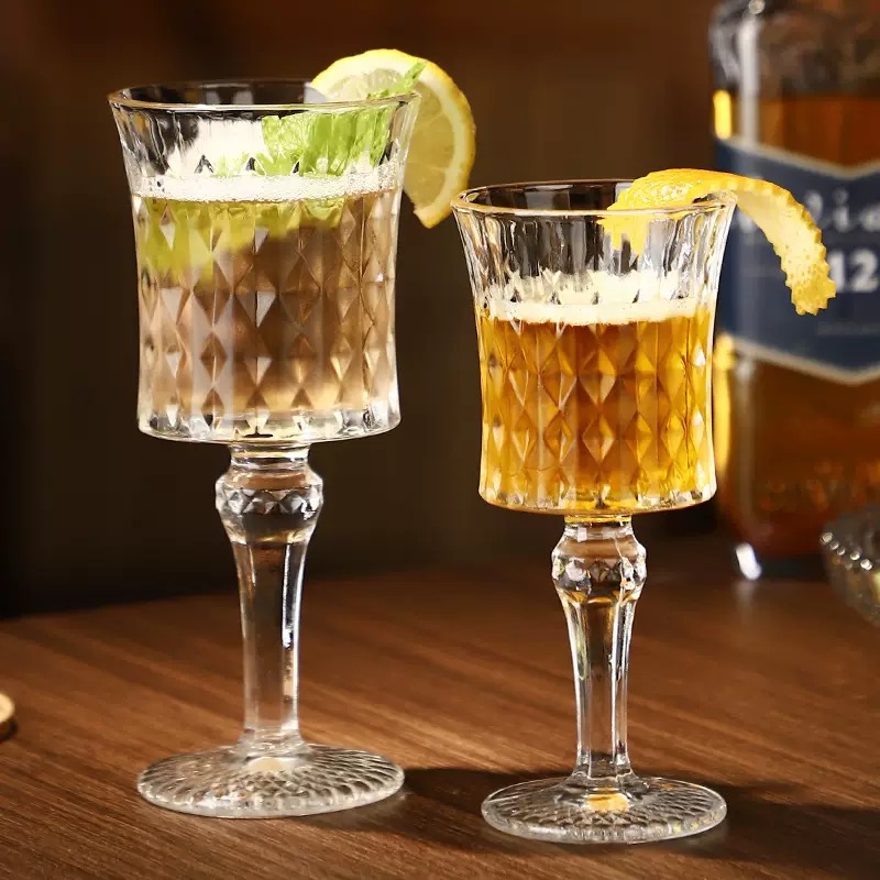 Wholesale Goblet Glasses Hot Sale Pressed Pattern Vintage Wine Glass Wedding Goblet for Party Hotel Restaurant