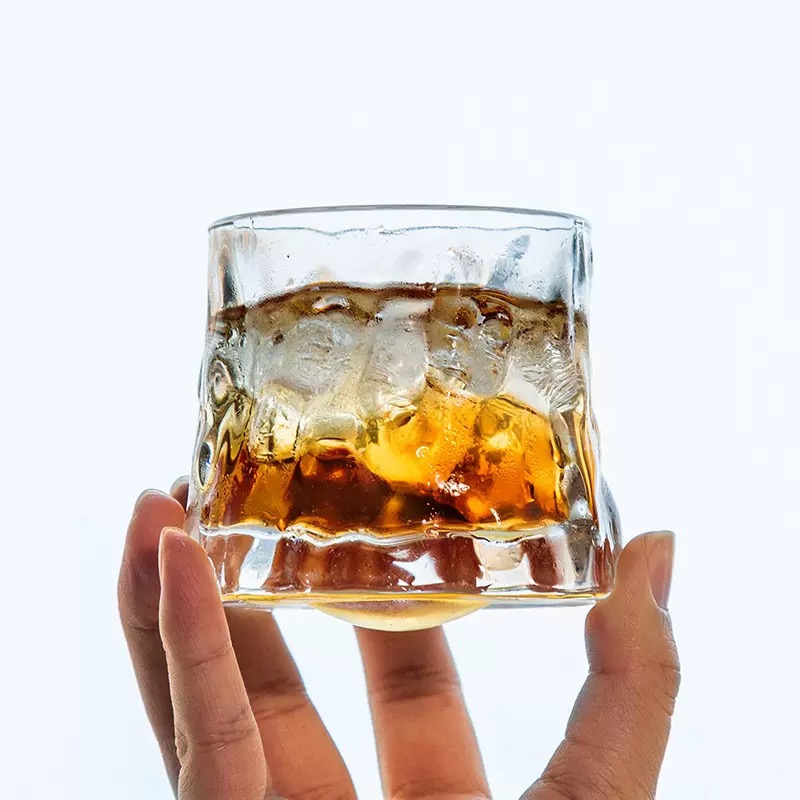 Rotating Shaker Glass Creative Whiskey Glass Personality Beer Tumbler Glass Cup