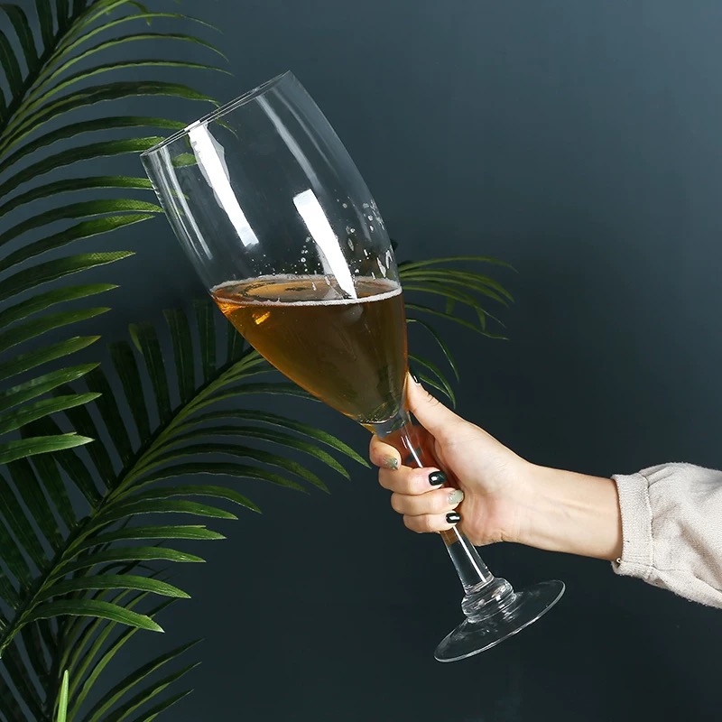 大啤酒杯