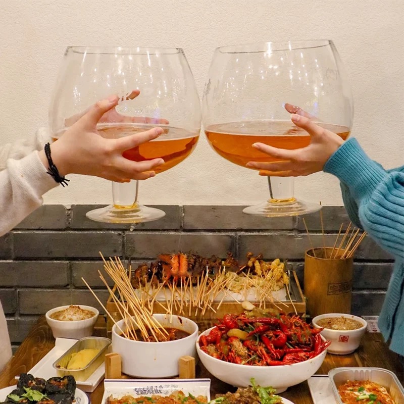 大啤酒杯